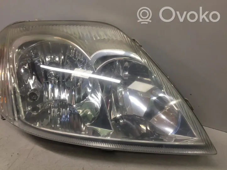 Toyota Corolla E120 E130 Lampa przednia 