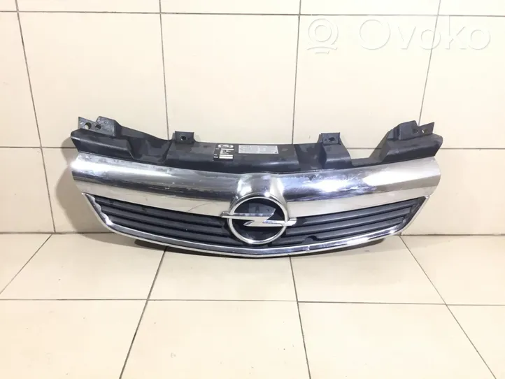 Opel Zafira B Grille calandre supérieure de pare-chocs avant 13157590