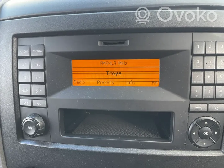 Mercedes-Benz Sprinter W906 Unità principale autoradio/CD/DVD/GPS A9069004401