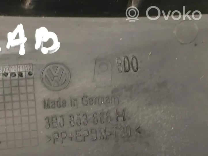 Volkswagen PASSAT B5.5 Etupuskurin alempi jäähdytinsäleikkö 3B0853666