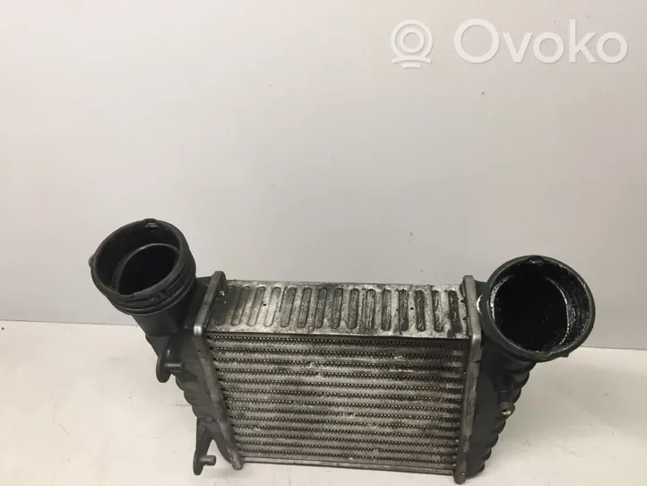 Audi A4 S4 B5 8D Chłodnica powietrza doładowującego / Intercooler 8D0145805C