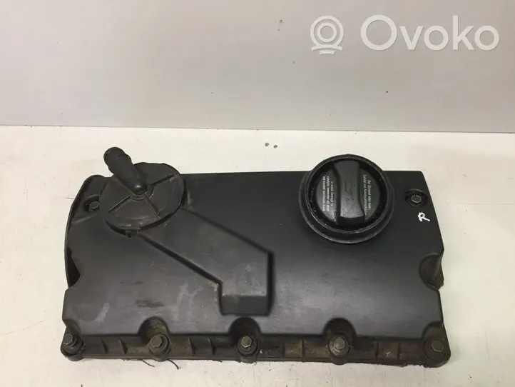 Volkswagen PASSAT B5 Rocker cam cover 038103475