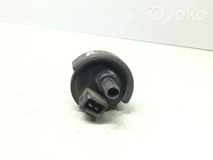 Audi A4 S4 B5 8D Valve vacuum 42115908