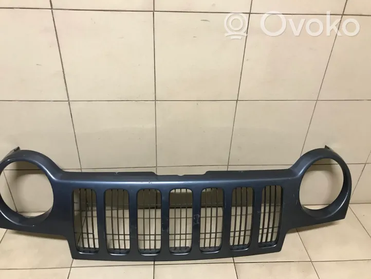 Jeep Cherokee III KJ Front grill 