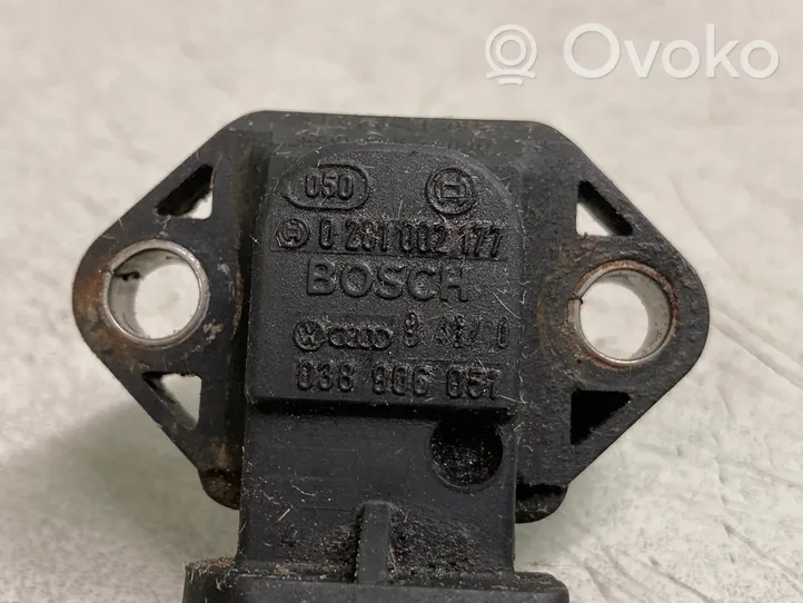 Audi A4 S4 B5 8D Sensore di pressione 0281002177