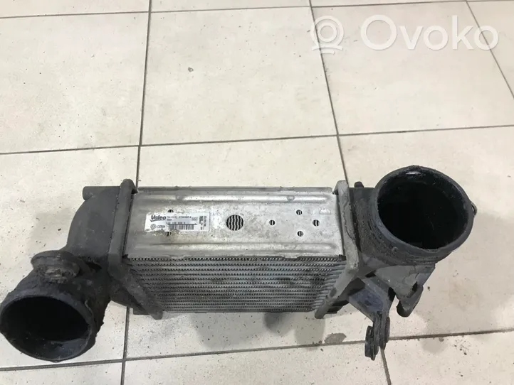 Volkswagen Golf IV Välijäähdyttimen jäähdytin 1J0145803N