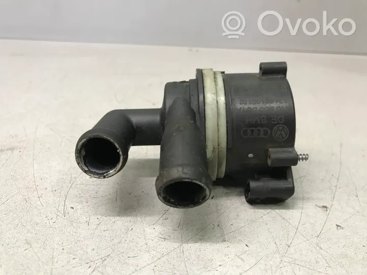 Volkswagen PASSAT B7 Pompe à eau de liquide de refroidissement 5N0965561A