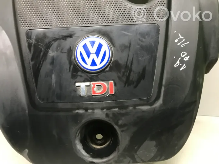 Volkswagen Golf IV Moottorin koppa 038103925AJ