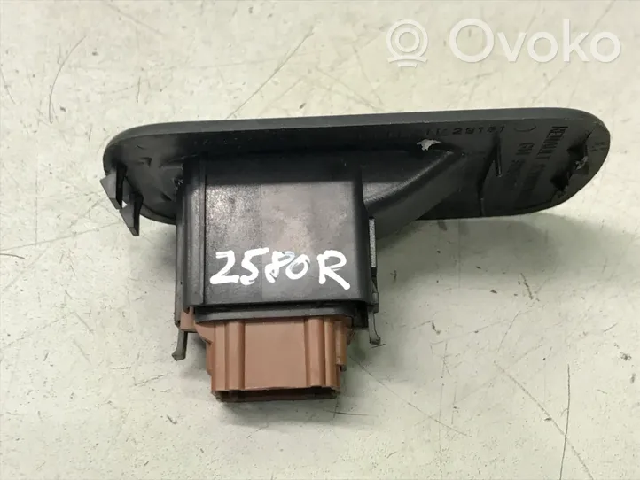 Opel Vivaro Interrupteur commade lève-vitre 8200011870