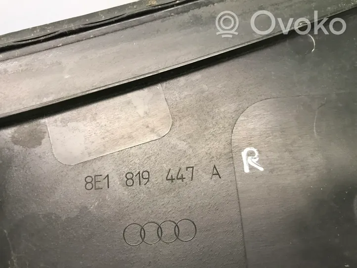 Audi A4 S4 B7 8E 8H Pokrywa mikrofiltra kabiny 8E1819447A