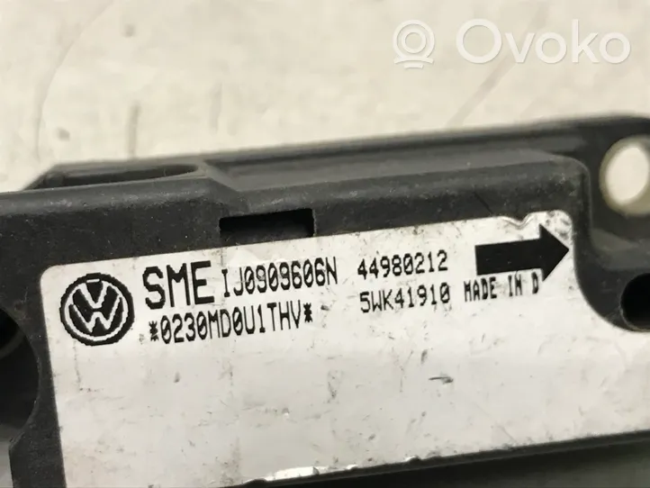 Volkswagen PASSAT B5.5 Sensore d’urto/d'impatto apertura airbag 1J0909606N
