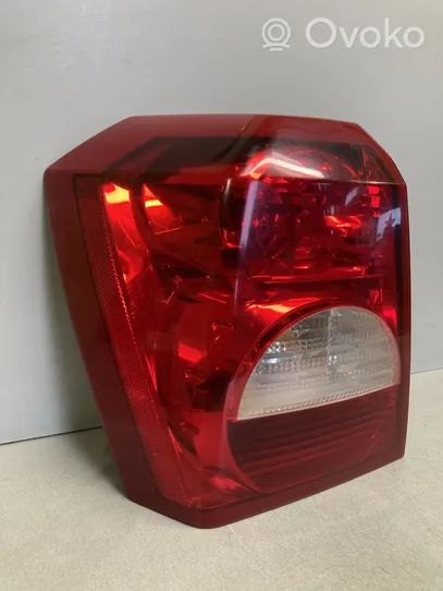 Dodge Caliber Lampa tylna 320077B