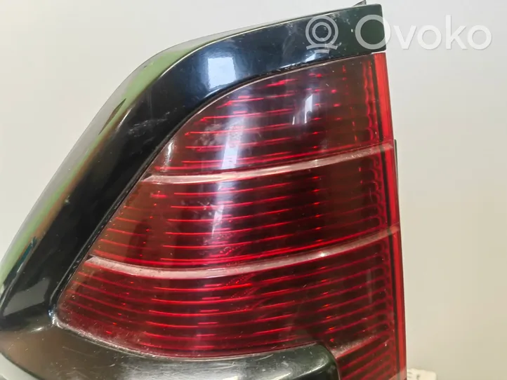 Mitsubishi Pajero Lampa tylna 