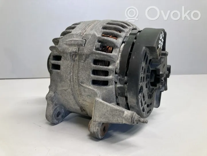 Volkswagen PASSAT B5.5 Generatore/alternatore 