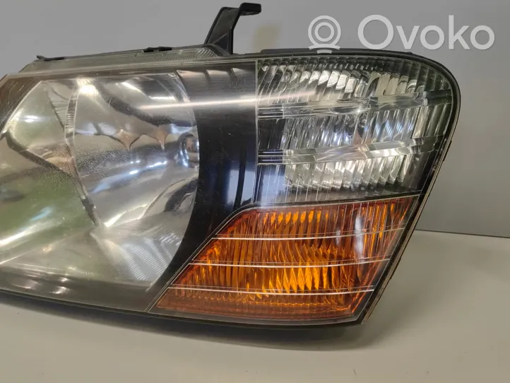 Mitsubishi Pajero Lampa przednia 