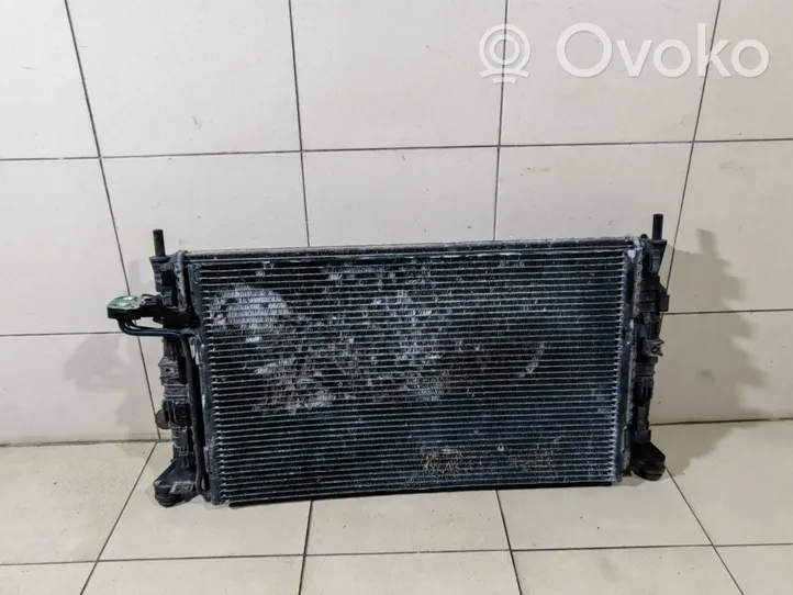 Volvo V50 Radiador del refrigerante 3M5H8005TL