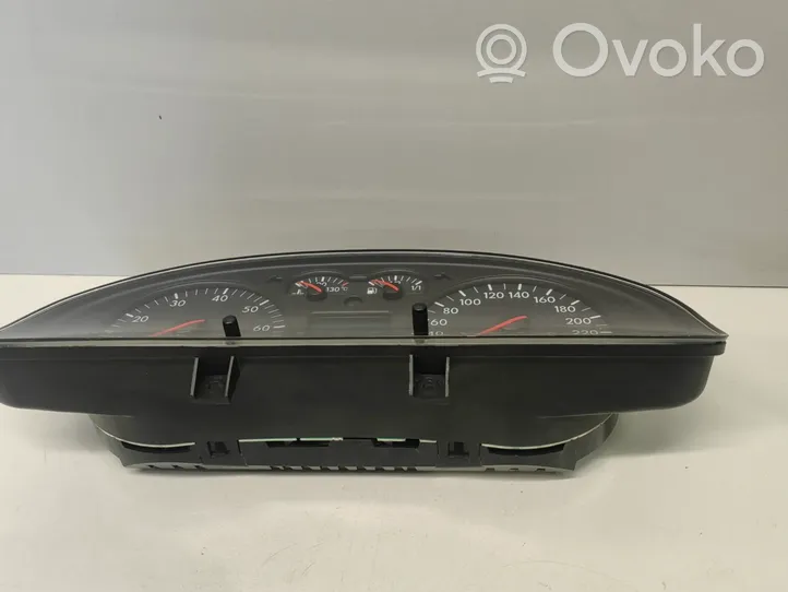 Volkswagen PASSAT B5 Tachimetro (quadro strumenti) 3B0919890J