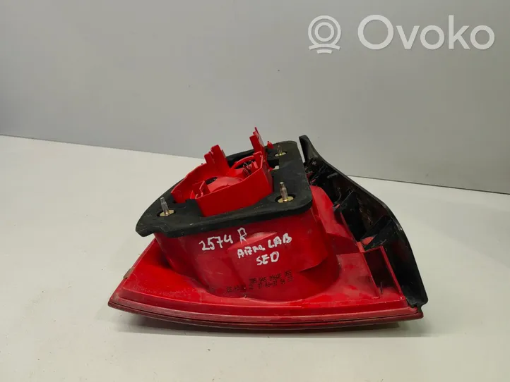 Volkswagen PASSAT B5.5 Lampa tylna 3B5945096AE