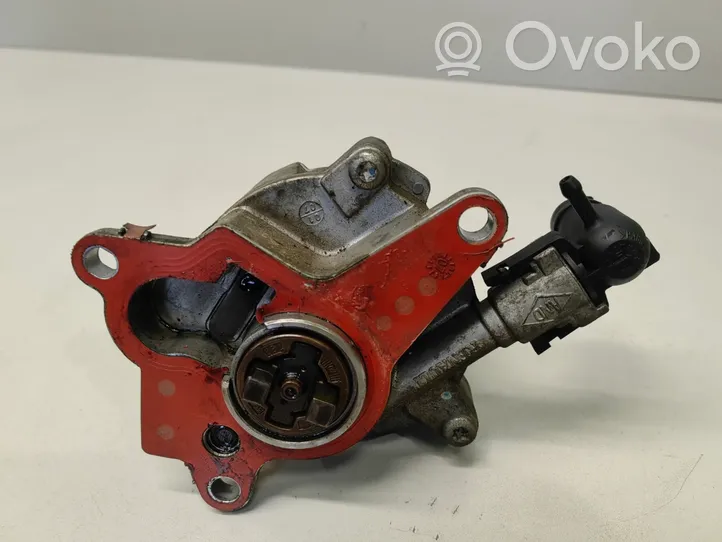 Opel Vivaro Vacuum pump 8200520476