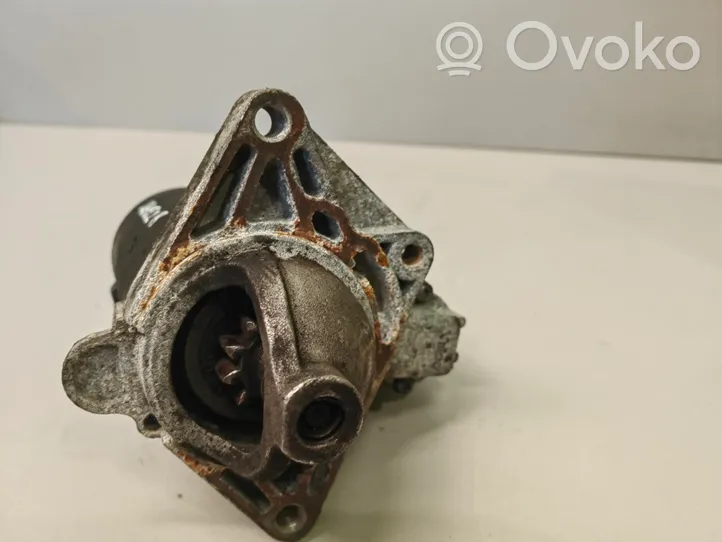 Opel Vivaro Käynnistysmoottori P0613523