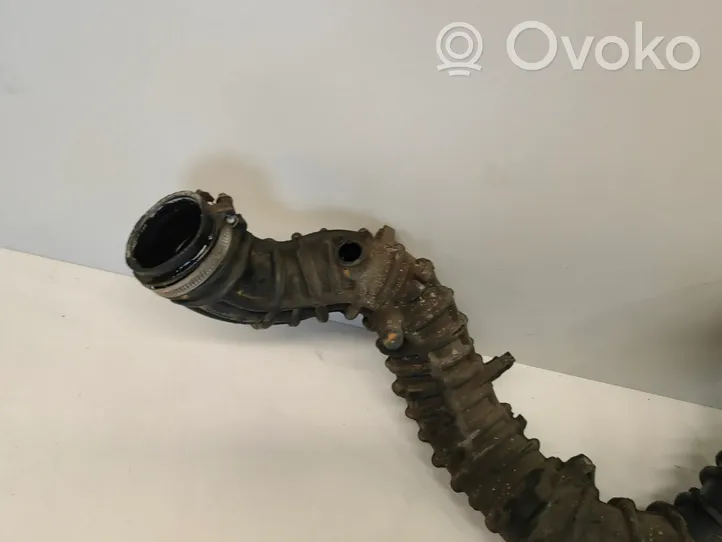 Opel Vivaro Intercooler hose/pipe 93858731