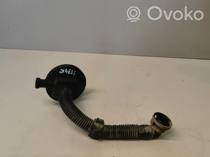 Volkswagen Touran I Breather/breather pipe/hose 03C103201D