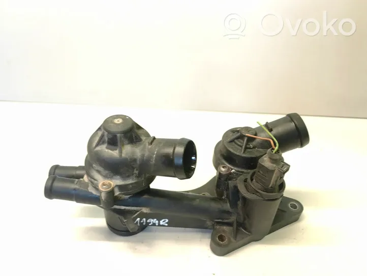 Volkswagen Touran I Termostat / Obudowa termostatu 03C121111E