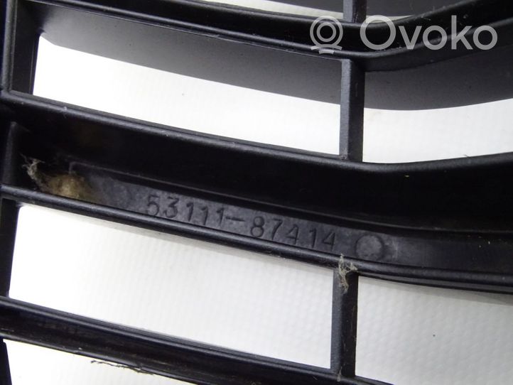 Daihatsu Terios Maskownica / Grill / Atrapa górna chłodnicy 53111-87414