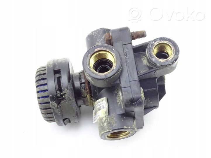 Mercedes-Benz Vario Etuiskunvaimentimen käyttölaitteen solenoidi 0481026301