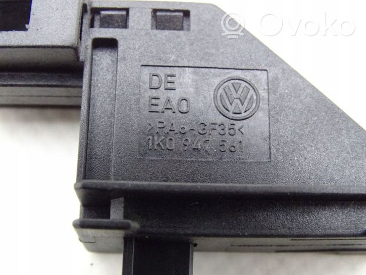 Volkswagen Golf V Boîte / compartiment de rangement pour tableau de bord 1K0947561