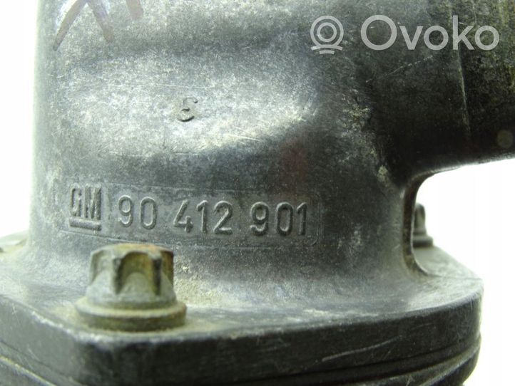 Opel Astra F Termostaatin kotelo (käytetyt) 90412717        