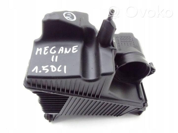 Renault Megane II Air filter box 8200176559