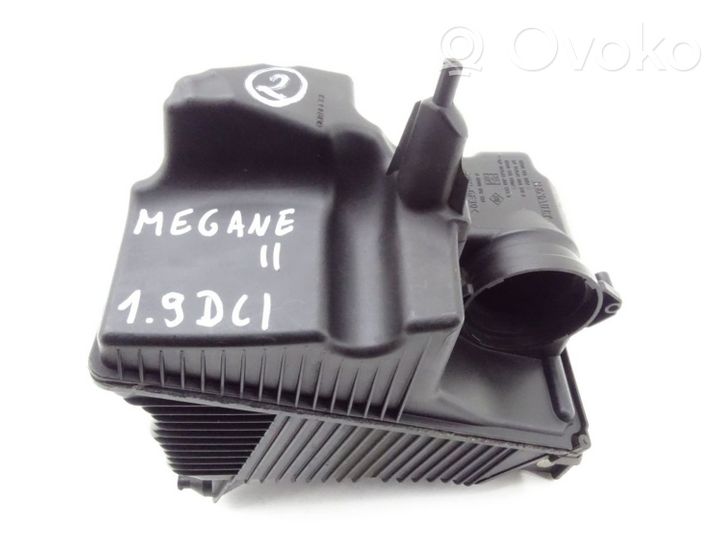 Renault Megane II Air filter box 8200166612