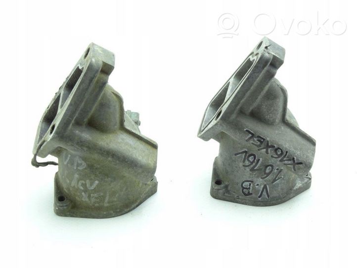 Opel Vectra B Boîtier de thermostat 90412717      