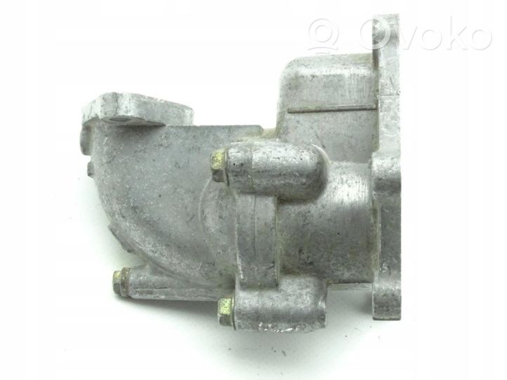 Nissan Almera N16 Boîtier de thermostat 