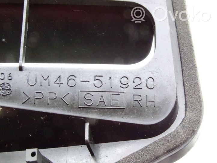 Ford Ranger Kojelaudan sivutuuletussuuttimen kehys UM46-51920