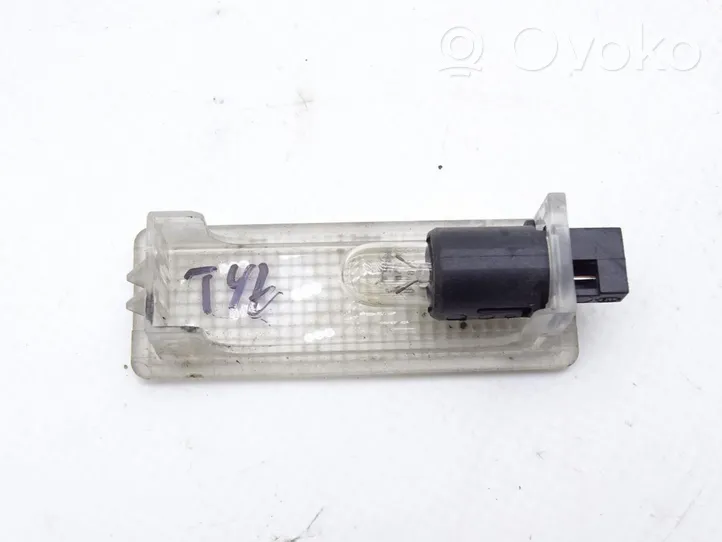 Land Rover Discovery 3 - LR3 Luz interna puerta delantera XDC000071