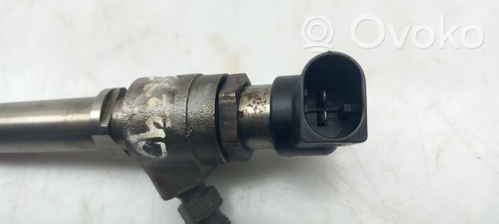 Jaguar S-Type Fuel injector 