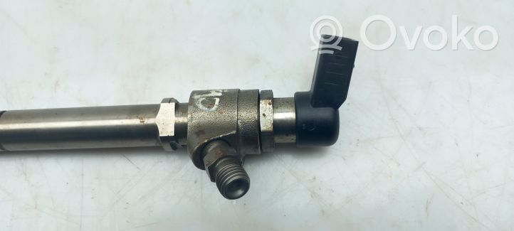 Jaguar S-Type Fuel injector 