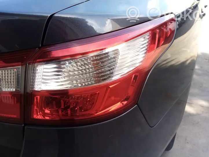 Renault Latitude (L70) Lampy tylnej klapy bagażnika 