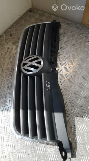 Volkswagen PASSAT B5.5 Etusäleikkö 