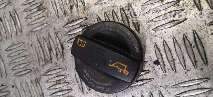 Volkswagen Golf VI Oil filler cap 