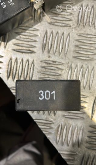Audi A6 S6 C4 4A Light relay 