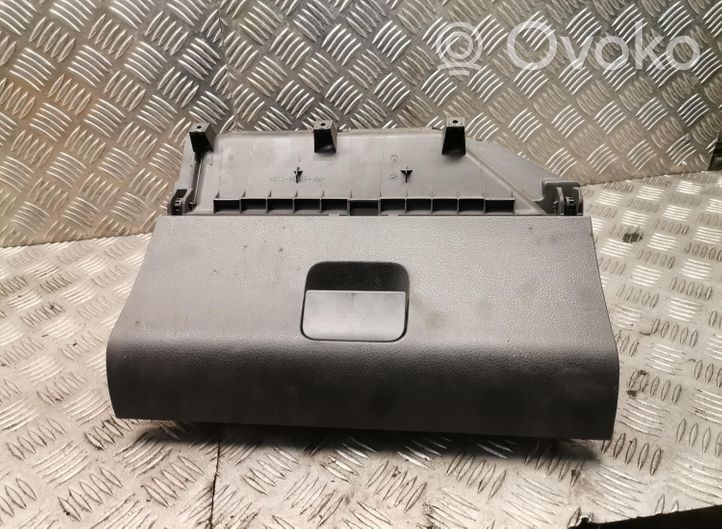 Volkswagen Polo IV 9N3 Glove box set 