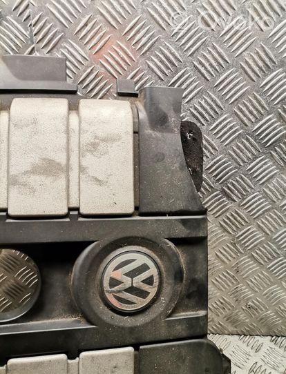 Volkswagen Touareg I Konepellin verhoilu 
