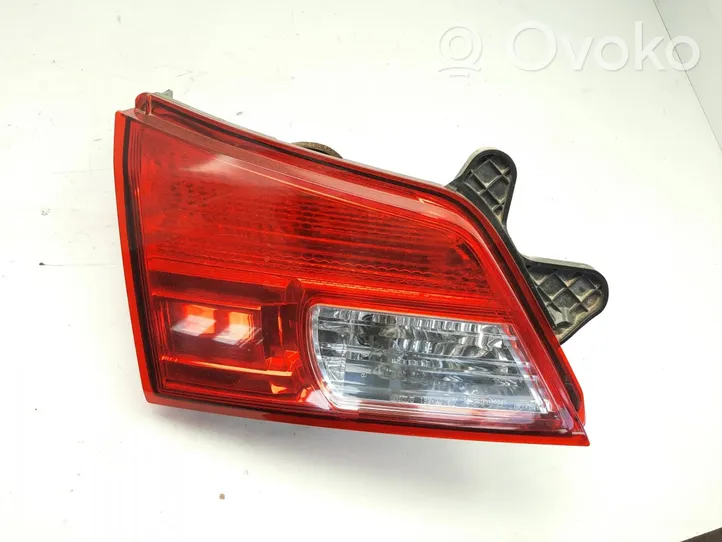 Subaru Legacy Lampy tylnej klapy bagażnika 132-20072