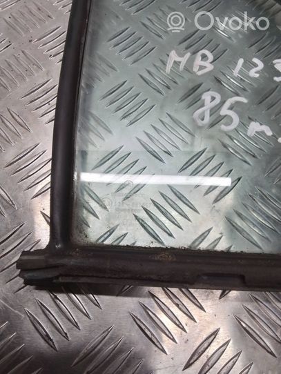 Mercedes-Benz W123 Rear vent window glass 