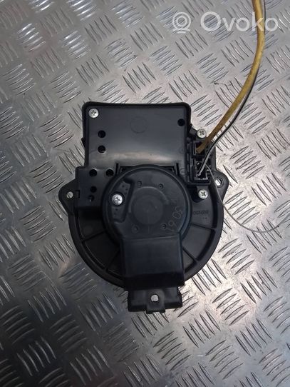 Toyota iQ Ventola riscaldamento/ventilatore abitacolo 