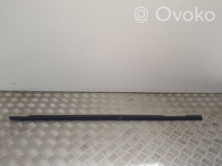 Opel Astra J Moulures des vitres de la porte avant 1325995