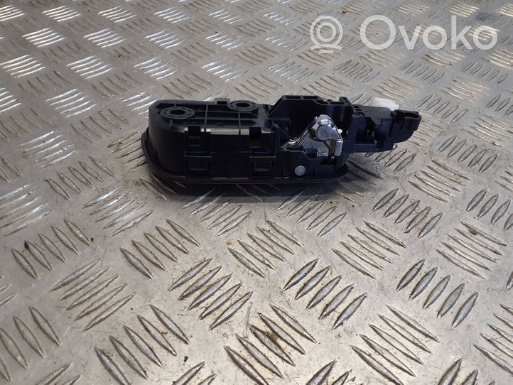 Honda CR-V Front door interior handle 